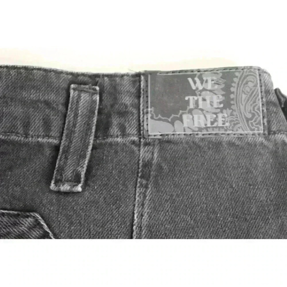 Free People We The Free Black Major Leagues Mid-Rise Cuffed Jeans Size 30 NWT - Picture 13 of 16